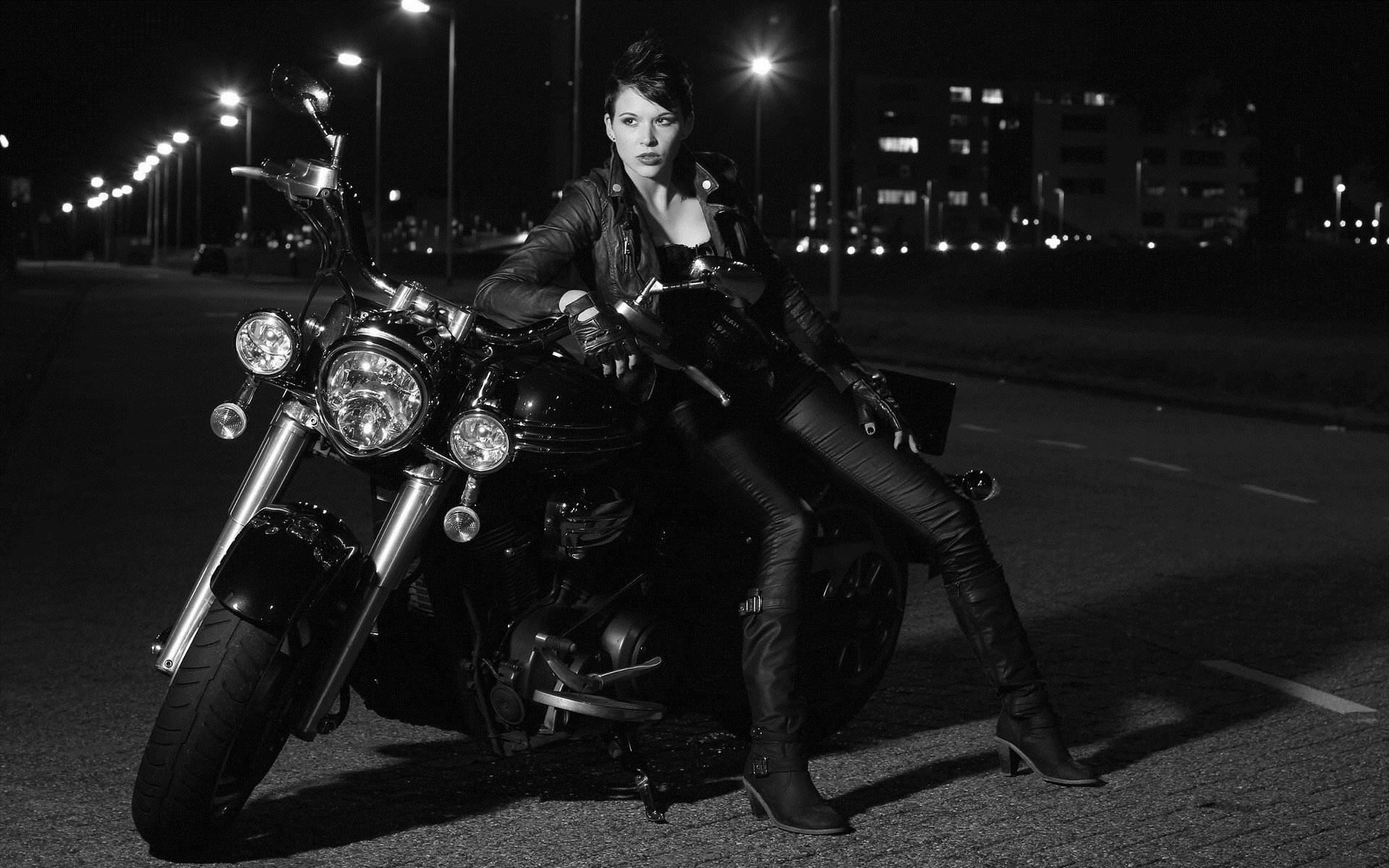 Photo Beautiful girls and motorcycles in Minsk