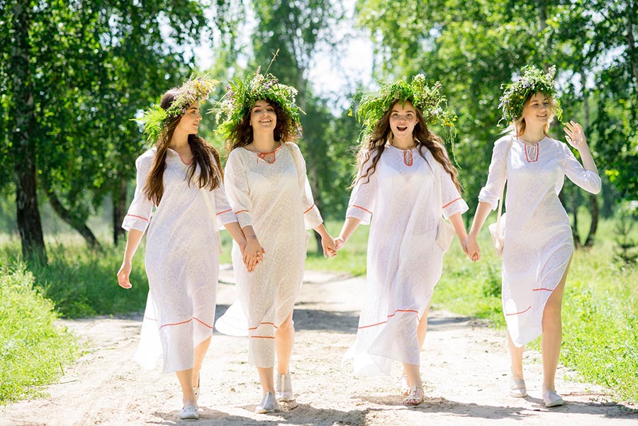 A cozy shot with Slavic girls — straight from Minsk